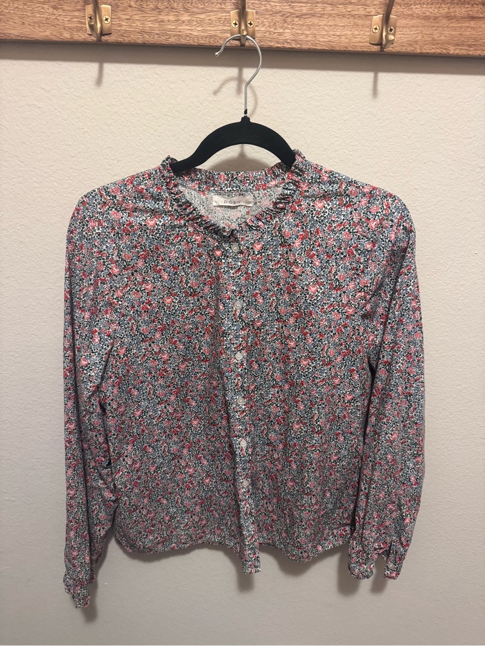 Doen Floral Ruffle-Collar Button Blouse